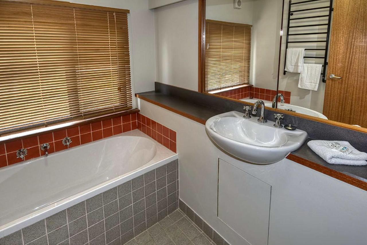 Delmonte Villa Medlow Bath Екстериор снимка